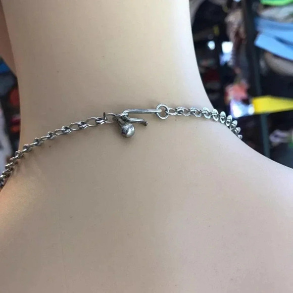 Beautiful Turquoise Stones Matching Set Necklace and Bracelet - Picture 5 of 10